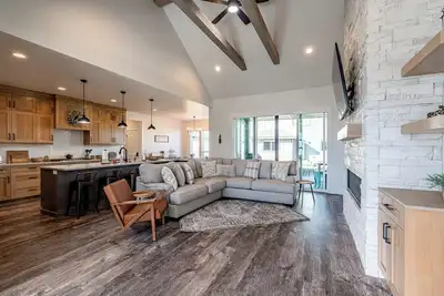 Image de Bring the whole family to this great place with lots of room for fun!