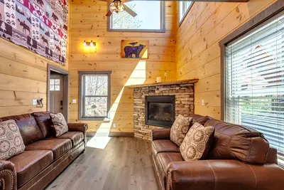 Image de Teddy Bear Cabin-Comfy and Convenient! Close to local attractions.