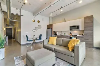 Image de Amyfinehouse | Skyline View Loft & Free Breakfast & Valet