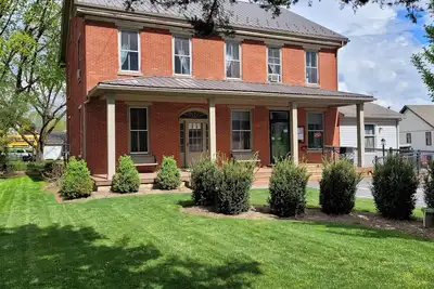 Image de Historic Stay Near Sight & Sound, Shopping & Cafe