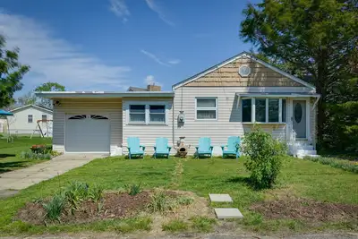 Image de New Jersey Cottage w/ Grill - Short Walk to Beach!