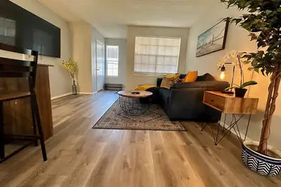 Image de The Yellow Brick Abode Modern | Comfort | 2 Bdr