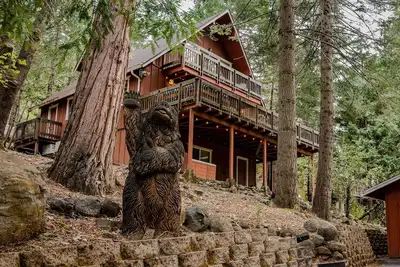 Image de Cedar Retreat with Hot Tub, Sauna & Lake Access