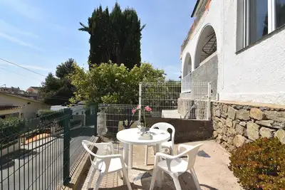 Image de Maison de Location de Charme à Roses, Costa Brava : Proche de la Plage et du Centre, avec Terrasse et Commodités.