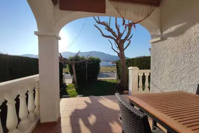 Maison de vacances \"Peywand\" avec vue sur les montagnes, piscine partagée et climatisation