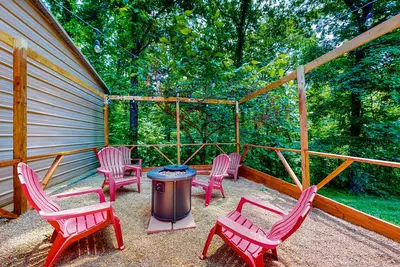 Image de Wilderness escape w/game tables, deck, grill, & firepit +free attraction tickets