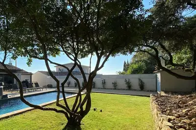 Image de Villa plain-pied avec piscine