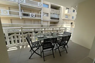 Image de Appartement T3 de 66m² avec terrasse, parking et proche jetée Thiers, centre-ville d'Arcachon