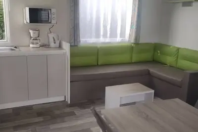 Image de Bungalow à 5 mn de la mer dans un camping familial et proche de tout commerces, a