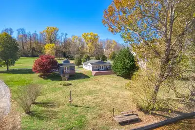 Image de Riverfront 3 Bd house, 20 minutes away from Vt | All Amenities