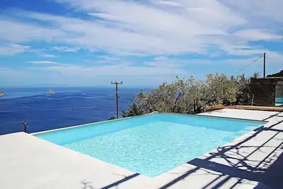 Image de Hillside Villa overlooking Lemonodassos