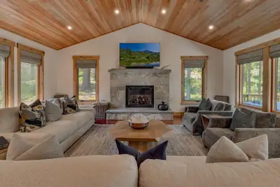 Image de Blackwood Creek Chalet - Tluxp