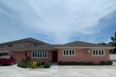 Image de Cozy 1bedroom/1bath 5 minutes drive from the beach
