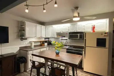 Image de #166 Condo near large pool & shuttle to Gorge Amp-book separately