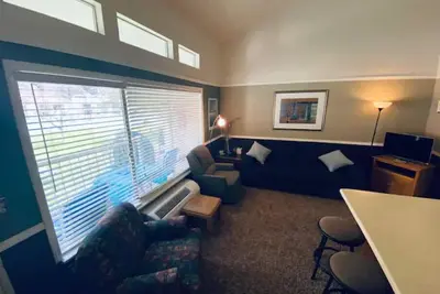 Image de #168 Condo near large pool & shuttle to Gorge Amp-book separately