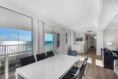 Image de 🌅Beach Front with 180 degree Views~Shoreline 2086