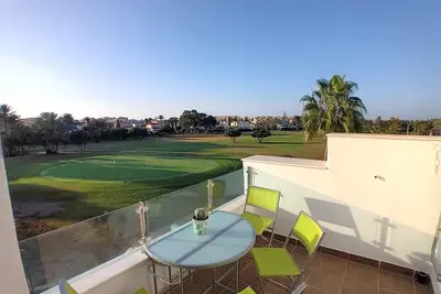 Image de La Perle Bleue Golf, terrasse orientation idéale toute l'année