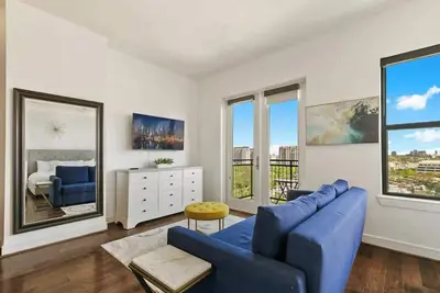 Amyfinehouse |Contemporary Studio Apt|Pool+Patio