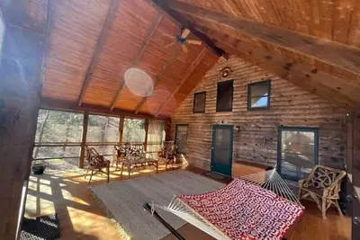 Image de 5 Acre Private Hollow 15 min from Downtown Highlands!