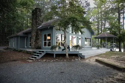 Image de Private Lake Martin Home on Nero's Point