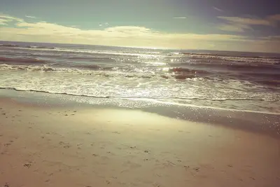 Image de Comfortable Cottage blocks from the beach!