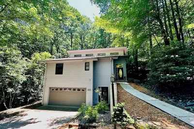 Image de Clean and Cozy Connestee Falls Mountain House: Duya Court Den