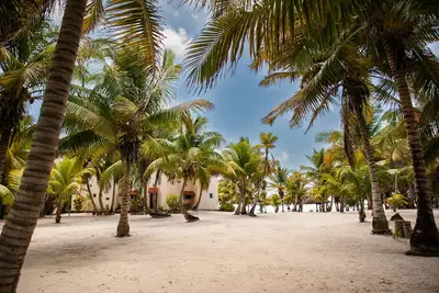 Image de Yum Botic Villa, Costa Maya Mahahual Mexico -100 feet from beach! home house