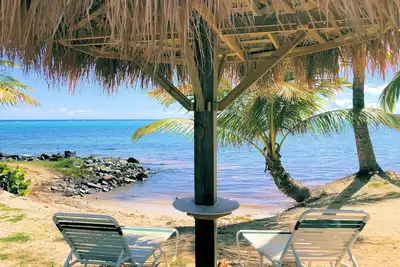 Image de Beachfront Bliss at Colony Cove-2 bed / 2 bath beachfront condo- beach and pool.