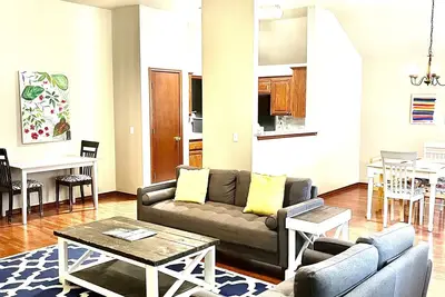 Airy 4 Bedroom House by Mall