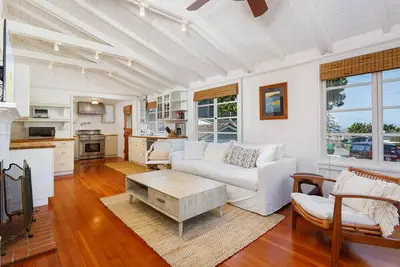 Image de Historical Cottage in Laguna Beach
