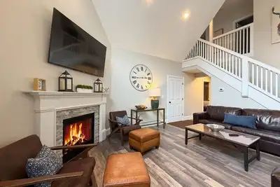 Image de Luxe Mountain Home | River, Cranmore and Downtown!