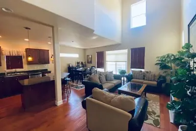 Image de C48 Atch Garage Sunserra near Canyon pool and Gorge Amp Shuttle stop