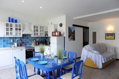 Image de Saint Georges de Didonne - Emplacement Top pour ce Confortable Appartement