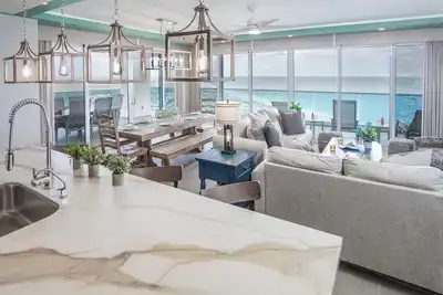 Image de Awesome 3 bedroom condo Encantame Tower E 1001