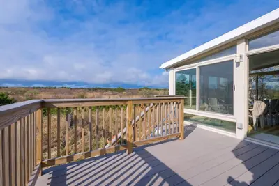 Image de Beach Bliss 100 feet away from Sagamore Beach!