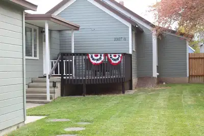 Image de Welcome to Filly Hideaway- walk to downtown Cody!