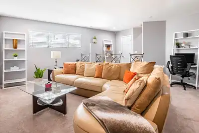 Image de Beautiful & Cozy 1bd\/1b Near O’Hare & Metra (Md-W)