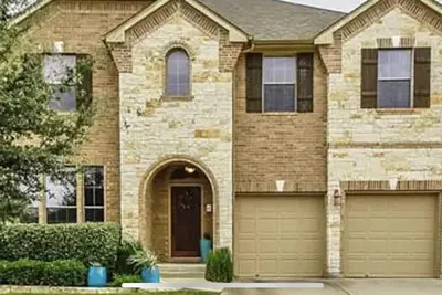 Image de This property is a over 3000sq ft. Property that has an appealing back patio