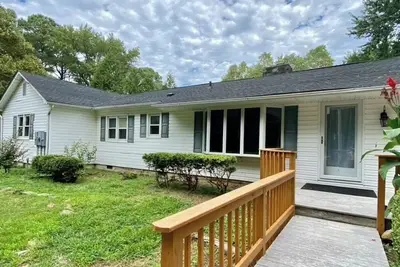 Image de Charming 3 bedroom house in lovely Piney Point with WiFi, Ac