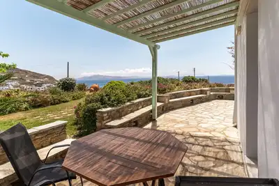 Image de Maison de vacances 'Anemologio 101 Tinos' avec vue sur la mer, Wi-Fi et climatisation