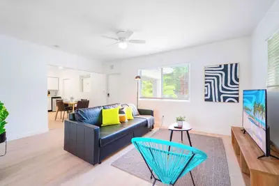 Image de Miami Studio: Steps to the Beach!