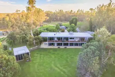 Image de Cape Horn Vineyard 5 Bedroom House Riverfront