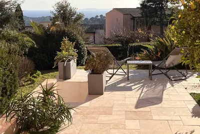 Image de Appartement rénové 2 chambres avec piscine et tennis à La Croix Valmer