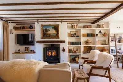 Image de Little Oakley Cottage - sleeps 4 guests  in 2 bedrooms