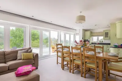 The Wrens, family friendly, with a garden in Polzeath