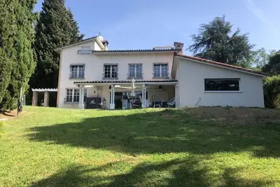 Image de Maison avec grande piscine dans la verdure Ă 15min du centre de Toulouse (6 ch)