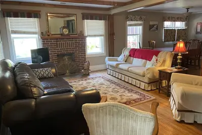 Image de Visitez le quartier historique de Frères d'Armes de la maison brique à Currahee!