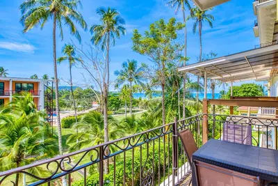 Image de Great Location, fully equipped sunlit condo