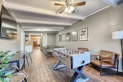 Image de 5mins to Kyle Field, 5br w Private Backyard & Pool