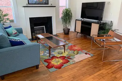 Image de Welcome to \"The Parsonage. \" Located in the historic downtown Wilmington.